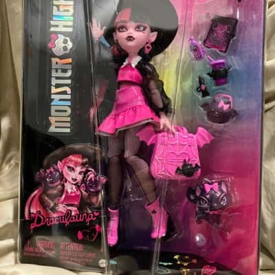 Monster High Draculaura Fashion Doll
