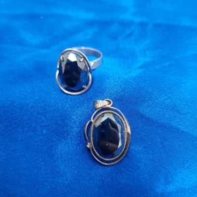  Womens Pendant / Ring Black  / Silver 