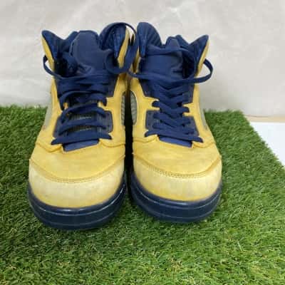  Mens  Size 8.5 Sneakers 