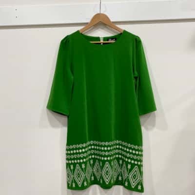 Revival Womens  Size 8 Midi Dress Green / White 