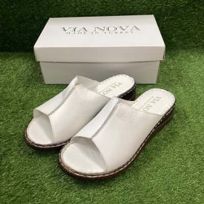 Via Nova White Sandals Size 40