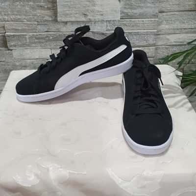 Puma Mens  Size 9 uk Sneakers Black  / White 