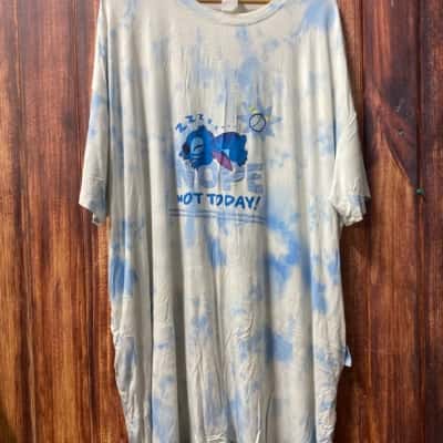Oodie  Size One Size Blue tie dye Pokémon tee 
