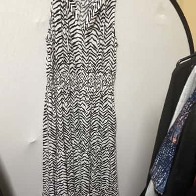 Decjuba Womens  Size 14 Maxi Dress Black  / Striped / White 