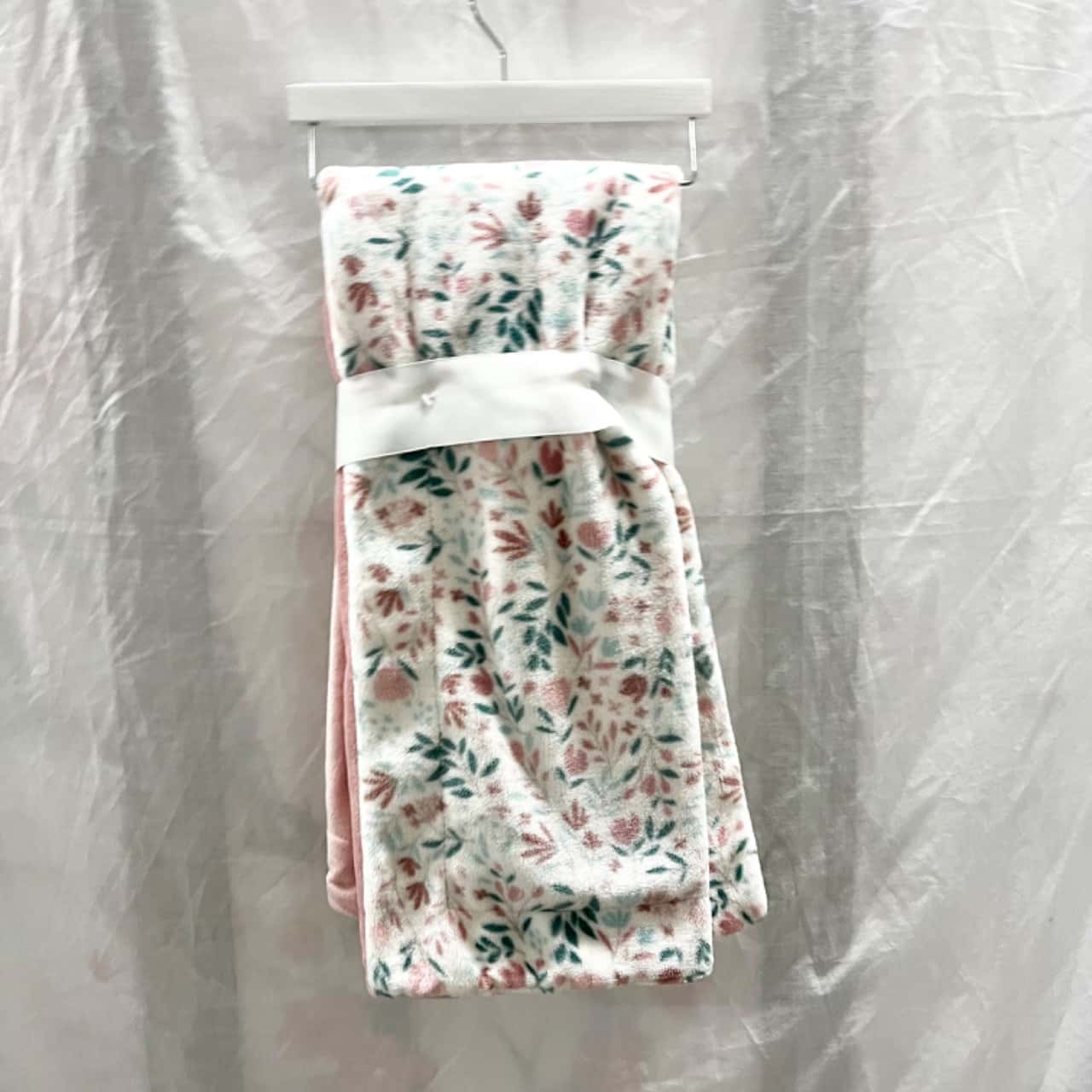 BNWT Queenwest Baby Blanket so so soft(s)