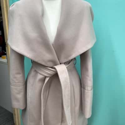 Forever New Womens  Size 6 wrap coat