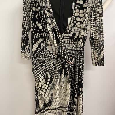NEW WITH TAGS RRP $199.95 Queenspark Womens Dress Size M Black/Cream 