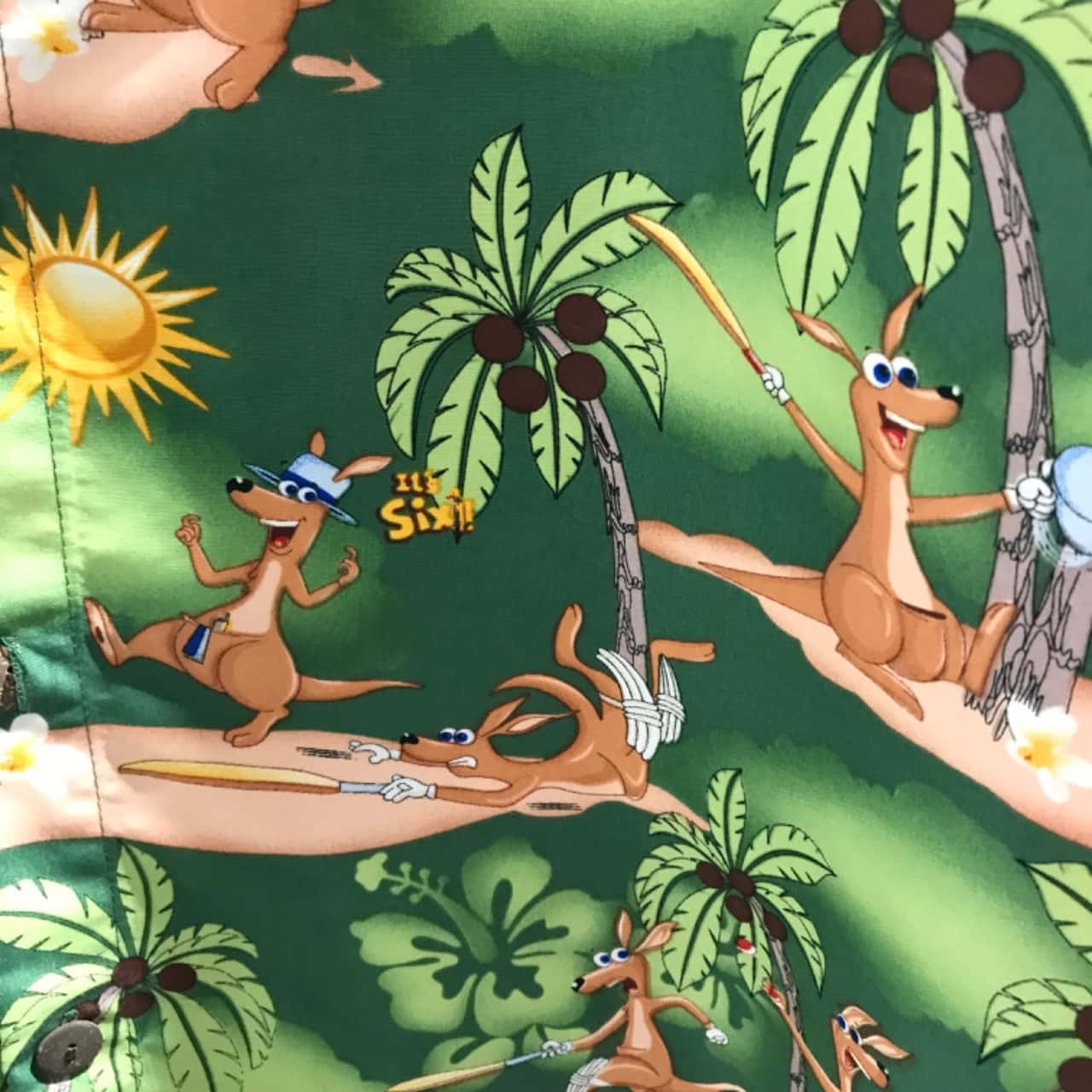Lowes -Aussie Mens Size XXL Short Sleeves shirt. (Kangaroos playing ...