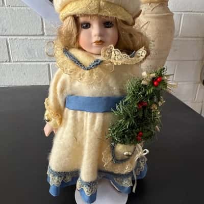 Snow Maiden Porcelain Doll The Leonardo Collection Crisalis Collection Boxed (B12)