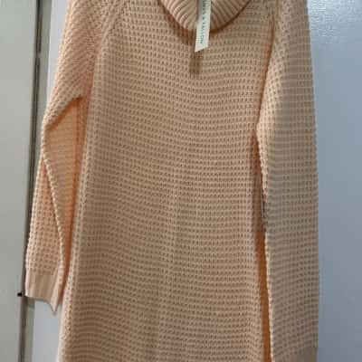 Holmes & Fallon Womens  Size L Peach jumper NWT