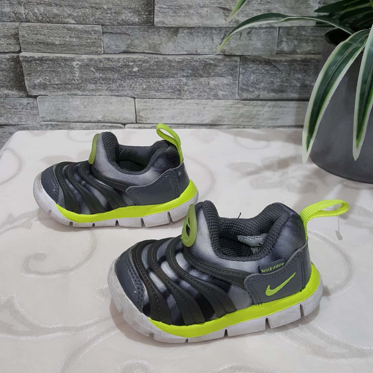 nike kids size 5