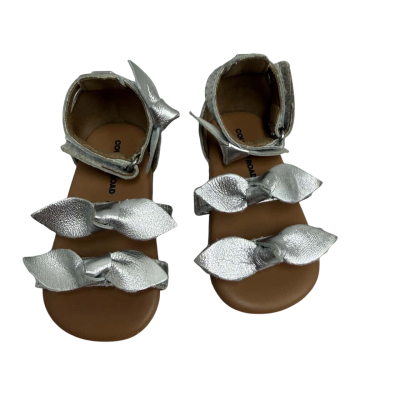 Country Road - Baby Size 18 Shoes/ Sandals- Silver. 