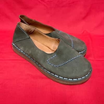 Women's Orizonte Leather Slip On Shoes featuring a Unique Grey Stitch size 41