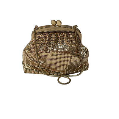 Glomesh Clutch in Gold with 18 cm chain handle.
