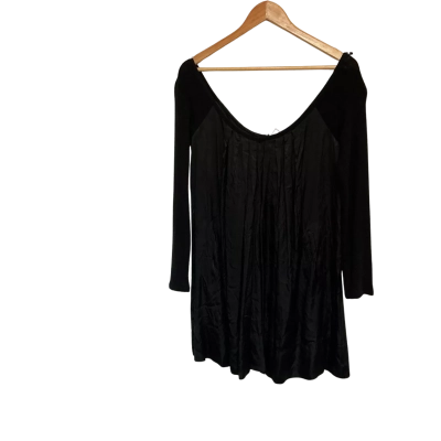 Scanlan Theodore Womens  Size L Black  long sleeve with pockets