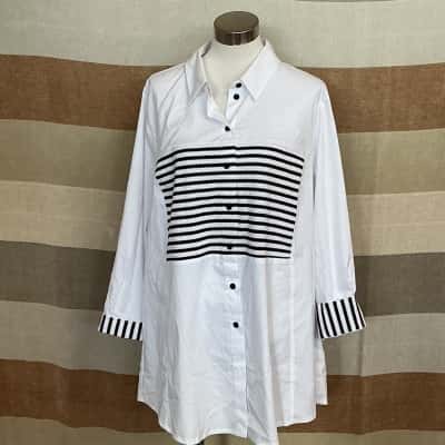 Taking Shape Womens  Size 18 Blouse Black  / Striped / White 