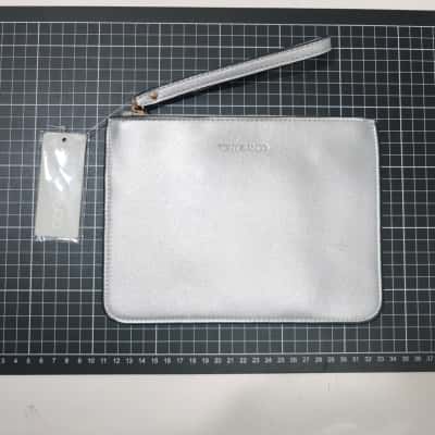 Tony Bianco Womens Silver Bobby Clutch As New With Tags PreOwned 