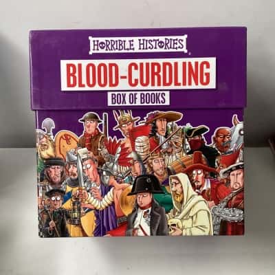 HORRIBLE HISTORIES - Blood Curdling box of books