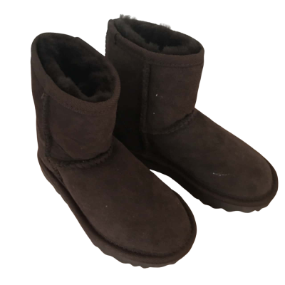 NWOT UGG Kids  Size 10 / 11 Chocolate Brown    KS