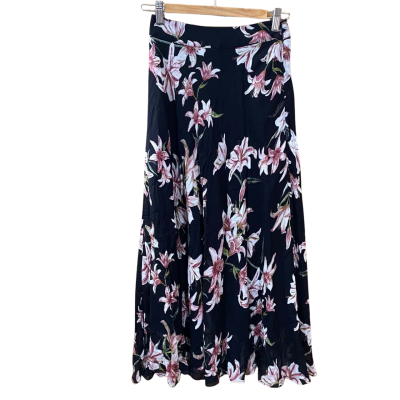 Witchery Black Lily Patterned Skirt Size 4