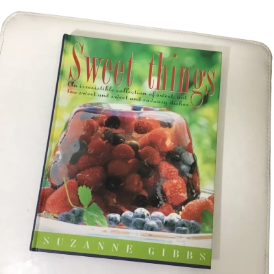A&R SUZANNE GIBBS Sweet things Book. 33 X 21 CM. Multicoloured