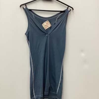  Womens  Size M Singlet Top Blue 