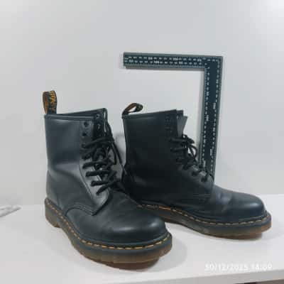Dr Martens Unisex Size US6M / US7W Boots Black Preowned 