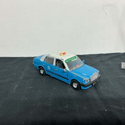 Blue and White Toyota Crown Comfort Die-Cast Model 