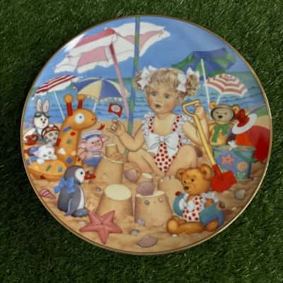 Carol Lawson "Sand Castles" Display Plate 1990