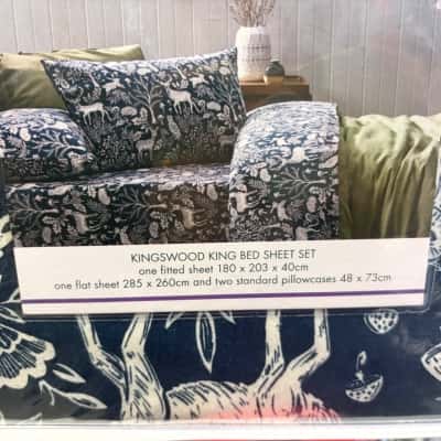 BNIB Morgan and Finch King sheet set 