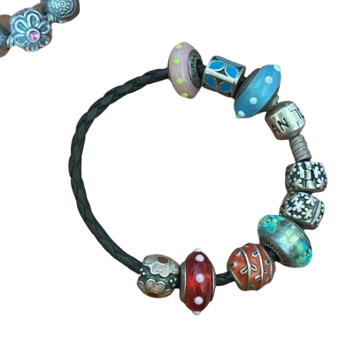 Pandora Womens Bracelet 9 charms 