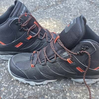  Mens Hi-Tec Boots Black  / Orange size 10.5