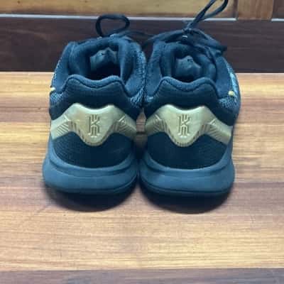 Nike Mens  Size 8 Sneakers Black  