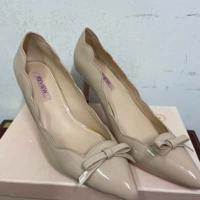 Review Womens  Size 9 Heels Nude 