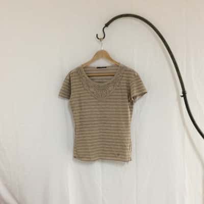 Brax Women's  Size 40 Short Sleeve Top Beige / White/ pattern 