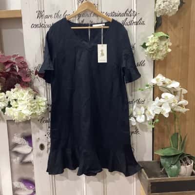 FOXWOOD BRAND! BNWT Womens  Size 16 Shift Dress / Shirt Dress Black! COTTON/LINEN BLEND! BEAUTIFUL DESIGN WITH RUFFLES ON SLEEVES AND BOTTOM! ALSO HAS POCKETS! 