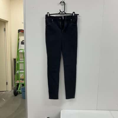  Womens  Size 8 High-Waisted Jeans Black  