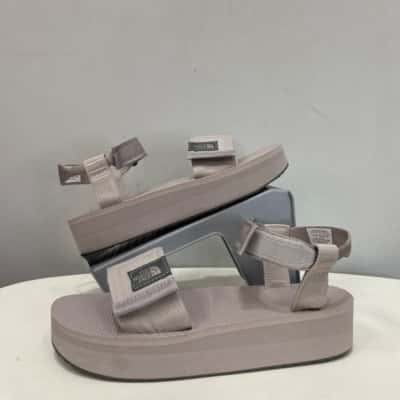 BNWOT The North Face Womens Skeena Platform Sandals Beige -Size 9