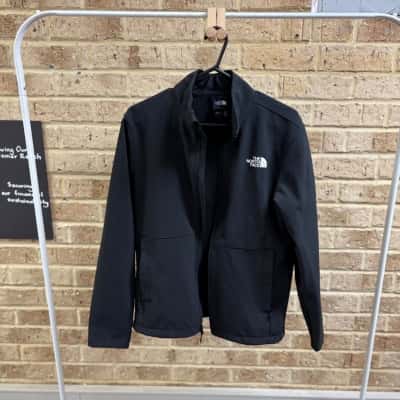 The North Face Mens black soft shell jacket Size US S 