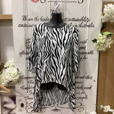 BRIDGEE BRAND! BNWT RRP $79.00! THE ZEBRA CROSSING SHIRT! Womens  Size 10 3/4 Sleeve Shirt Black  / Pattern / White 