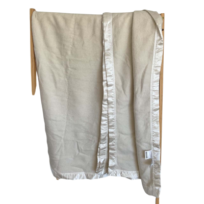 Gainsborough woollen Blanket approx 300x260 (queen.)