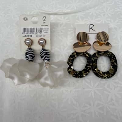  Women’s COSTUME Earrings NEVER USED 