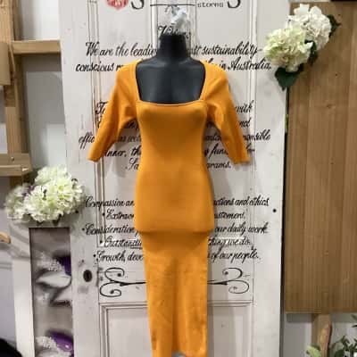 STORAGE ROOM CLEARANCE!! INITIALLY SOLD FOR RRP $189.00!!  Sheike Brand! NWOT GORGEOUS SQUARE NECKLINE SHORT SLEEVED BODYCON MIDI DRESS!  Womens  Size XS Bodycon Dress / Midi Dress / Short Sleeve Dress  Orange 