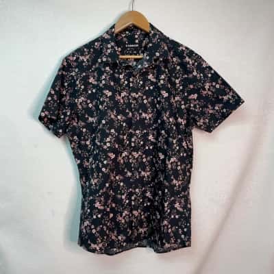 Conner Mens  Size M Short Sleeve Shirt Floral / Navy Blue 