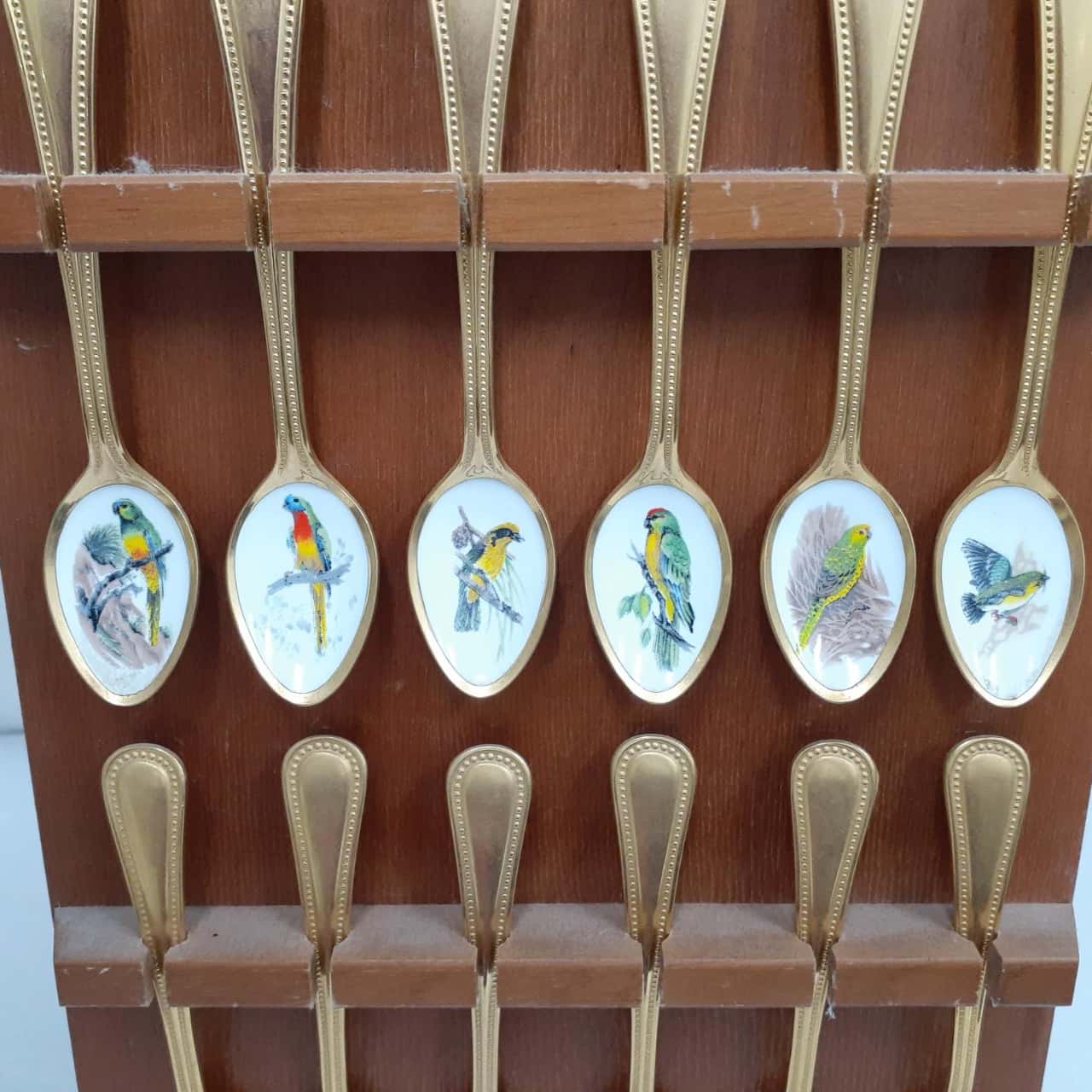 Vintage ''Birds of Australia'' Souvenir Spoons x 12 & Stand(s)