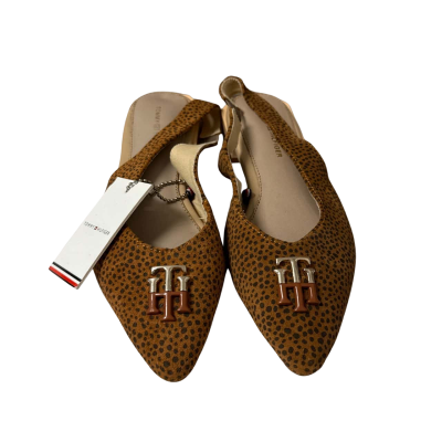 BNWT Tommy Hilfiger Animal Print Sandals - Size 7