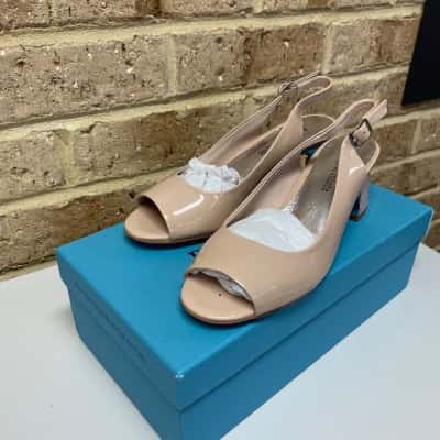 Django & Juliette Womens  cafe patent leather heels Size 37 