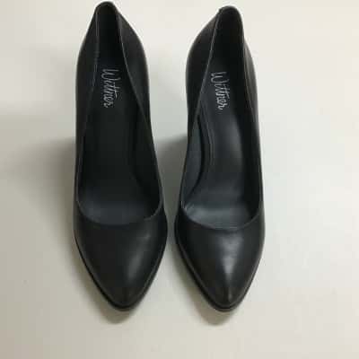 Wittner Womens  Size 38 Willa Black Leather Block Heel Pump 