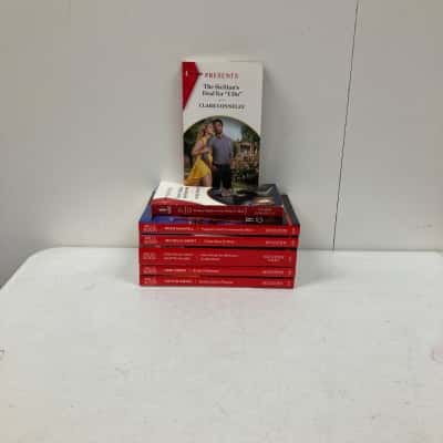 Assorted Mills & Boon/Harlequin Romance Books