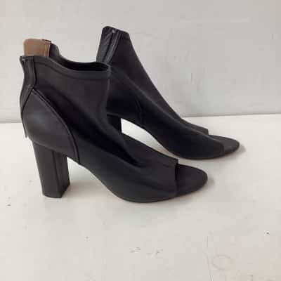 Country Road Womens  Size 40 Open Toe  Black  Ankle Boots